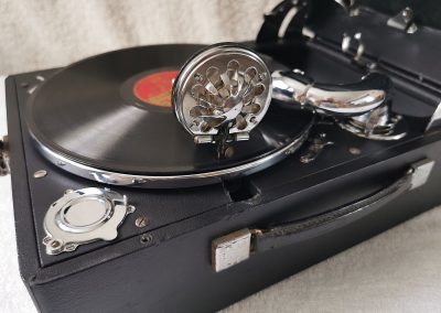 1946 Columbia Viva-Tonal Grafonola 9000A - 3ffae5d2 1f4d 4066 bf57 b9f1df36d19d
